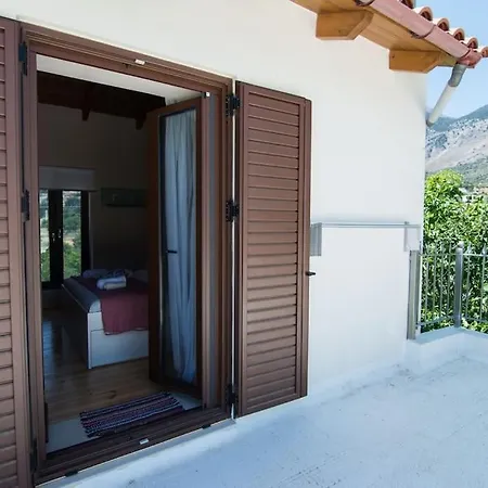 Holiday home Papa-antonis Stone House Zaros